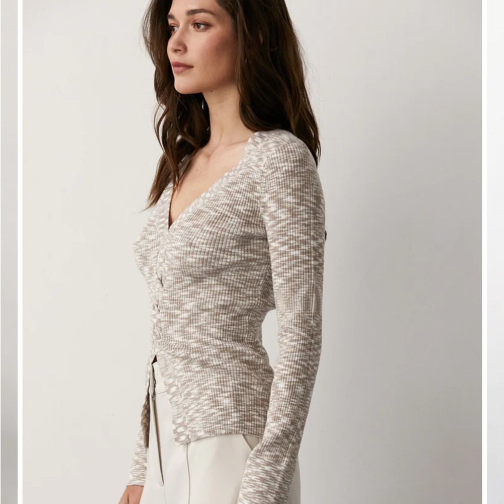 😍CRESENT! Elegant Cream Sweater - Picture 3 of 13